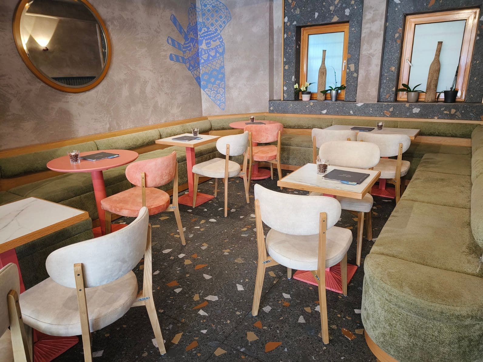 Custom Commercial Interior Fit-Out & Seating Solutions for Gelateria (Eiscafé Bertolini, Germany)